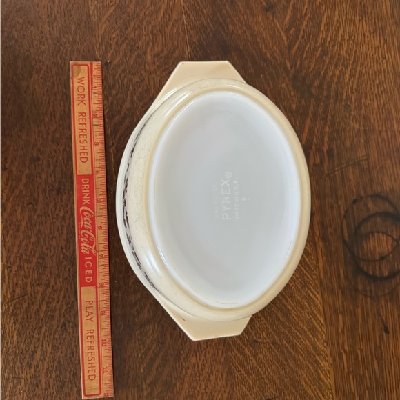 Gold leaf Pyrex 1 1/2 qt casserole - Picture 5 of 6